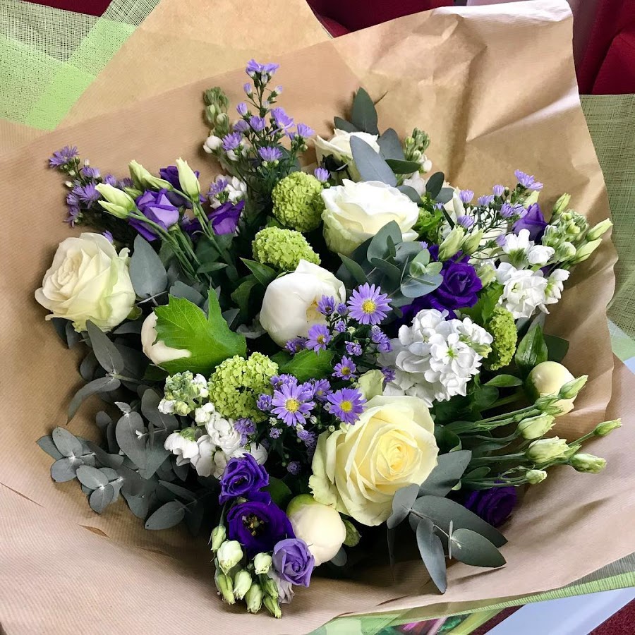 Castle Street Flowers, 01252 821754 - Trusted Florist in Farnham